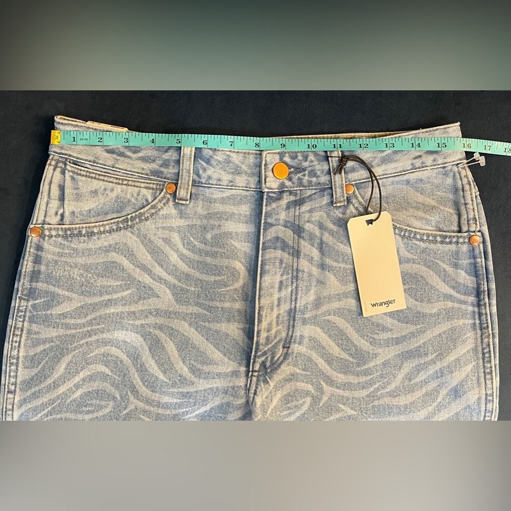 WRANGLER Women's Meow Laser Tiger Print Wanderer Flare Jeans SZ 30/32 NWT - Picture 8 of 8